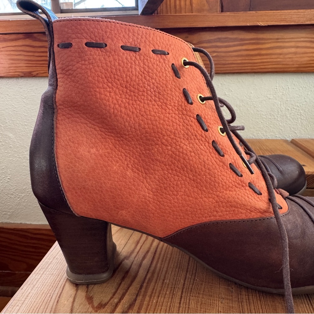 John Fluevog Bartoli Bootie in Orange/Tan Leather Women’s 8.5 - Picture 13 of 16